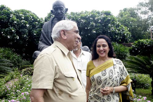 Dream Girl हेमा मालिनी को जन्‍मदिन मुबारक...