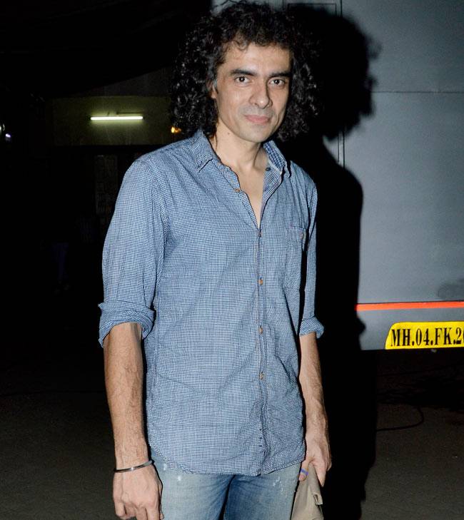 'तलवार' की स्क्रीनिंग पर दीपिका तो गौरी के बर्थडे के लिए शाहरुख लौटे मुंबई