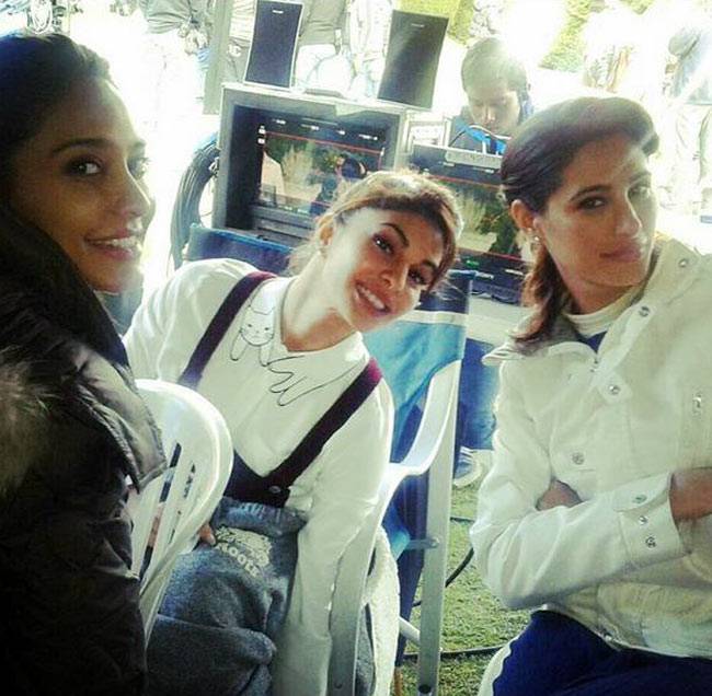 बॉलीवुड सितारों ने इंस्टग्राम पर शेयर की ये खास तस्वीरें