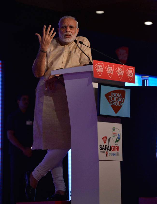 प्रधानमंत्री नरेंद्र मोदी ने दिए सफाईगीरी अवॉर्ड