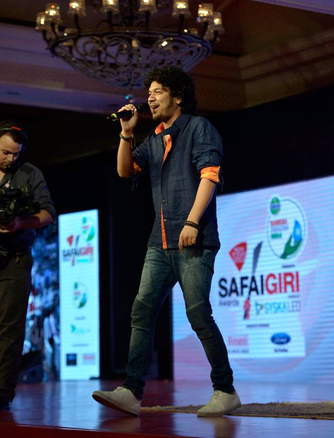 सफाईगीरी सिंगेथॉन: पापोन ने गाया बिहू गाना, झूम उठे लोग...