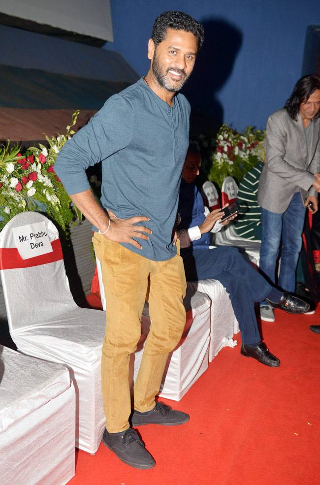 'सिंह इज ब्लिंग' की स्क्रीनिंग पर अक्षय और एमी का शानदार अंदाज