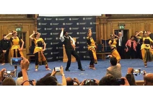 लंदन में शाहरुख खान डॉक्टरेट की मानद उपाधि से सम्मानित