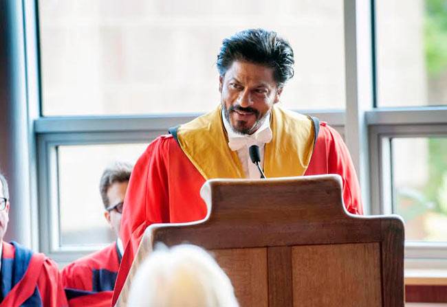 लंदन में शाहरुख खान डॉक्टरेट की मानद उपाधि से सम्मानित