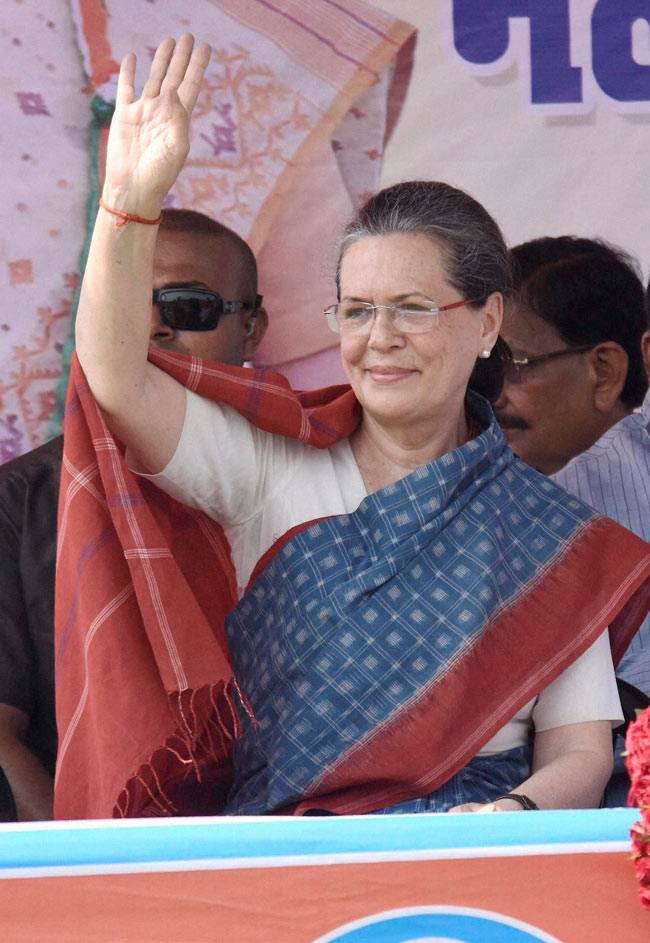 भागलपुर रैली में PM मोदी पर बरसीं सोनिया गांधी