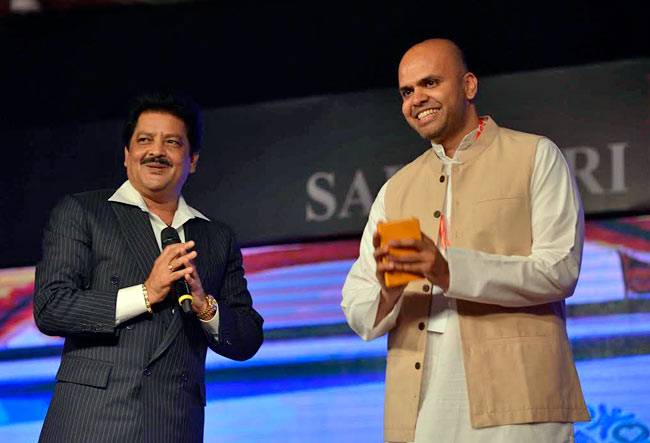 सफाईगीरी सिंगेथॉन: कुछ इस अंदाज में नजर आए उदित नारायण