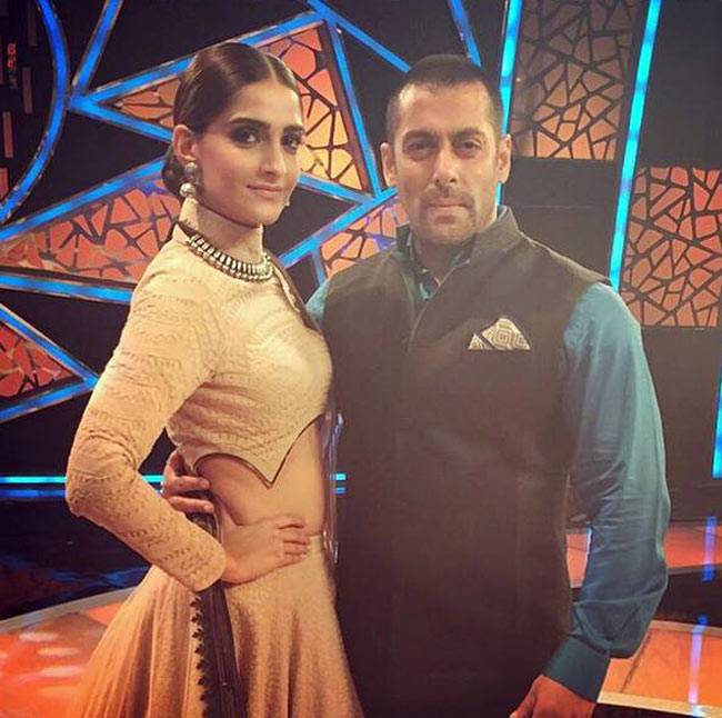 बॉलीवुड सितारों ने इंस्टग्राम पर शेयर की ये खास तस्वीरें