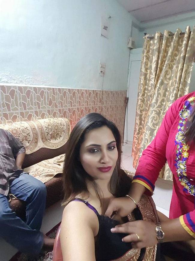 PICS: कौन है अफरीदी संग रिश्ते को लेकर चर्चा में आई अर्शी खान?