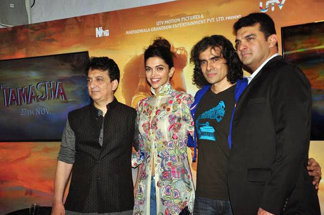 'तमाशा' के म्यूजिक लॉन्च पर दीपिका और रणबीर का खास अंदाज