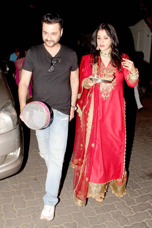 बॉलीवुड सितारों ने ऐसे मनाया करवाचौथ