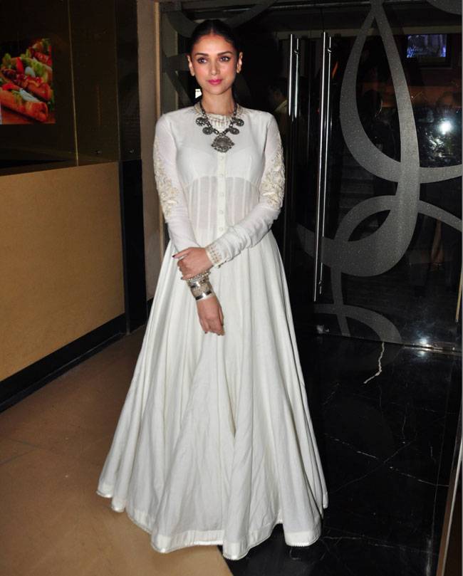 'वजीर' की ट्रेलर लॉन्च पार्टी में पहुंचे सितारे...