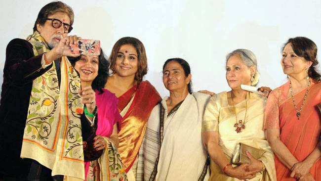 अमिताभ बच्चन ने ममता बनर्जी, विद्या बालन और शर्मीला टैगोर संग ली सेल्फी...