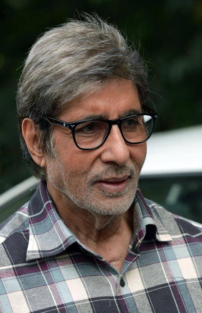 अमिताभ बच्चन ने कोलकाता की गलियों में की स्कूटर से सैर