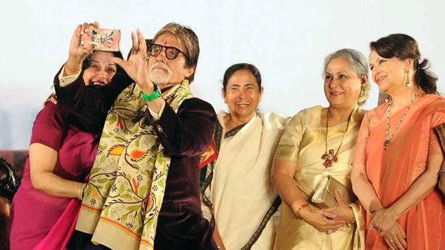 अमिताभ बच्चन ने ममता बनर्जी, विद्या बालन और शर्मीला टैगोर संग ली सेल्फी...