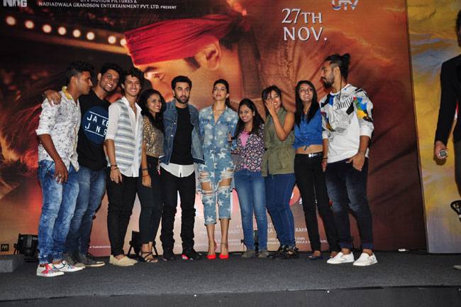 जब रणबीर ने दीपिका को गोद में उठाया...