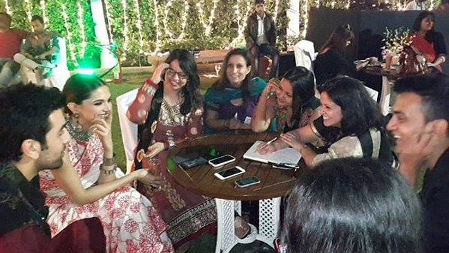 दिवाली मनाने में जुटे बॉलीवुड सितारे, दिल्ली भी गुलजार