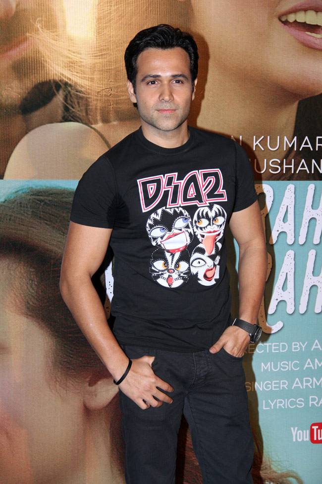 अपने नए गाने के लॉन्च पर इमरान हाशमी और ईशा गुप्ता