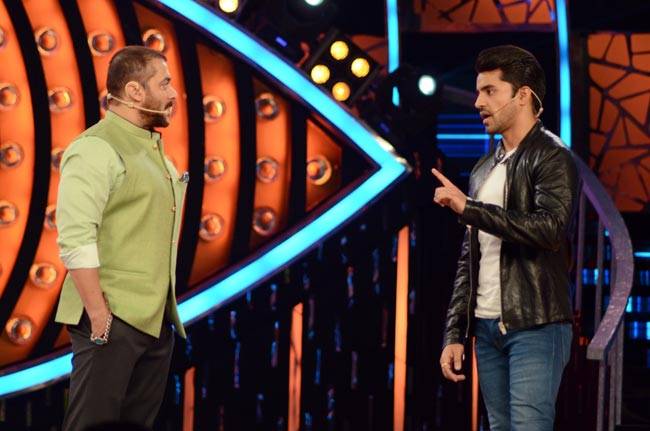 Bigg Boss 9:  सलमान के साथ डेजी और जरीन ने जमकर लगाए ठुमके