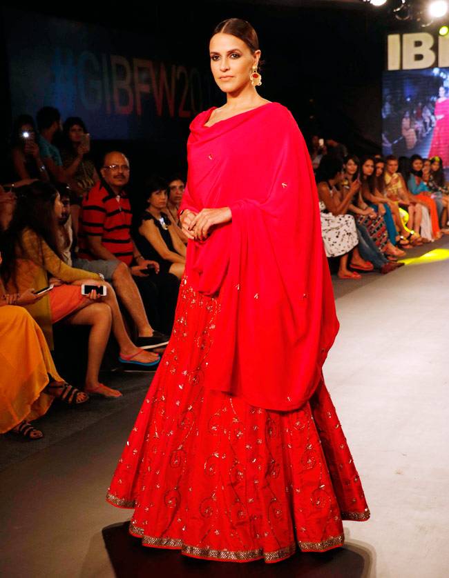 इंडिया बीच फैशन वीक 2015: ऋचा चड्ढा और नेहा धूपिया का दिखा जलवा