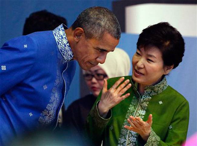 मलेशिया: डिनर पार्टी में PM मोदी का रंग-बिरंगा अंदाज