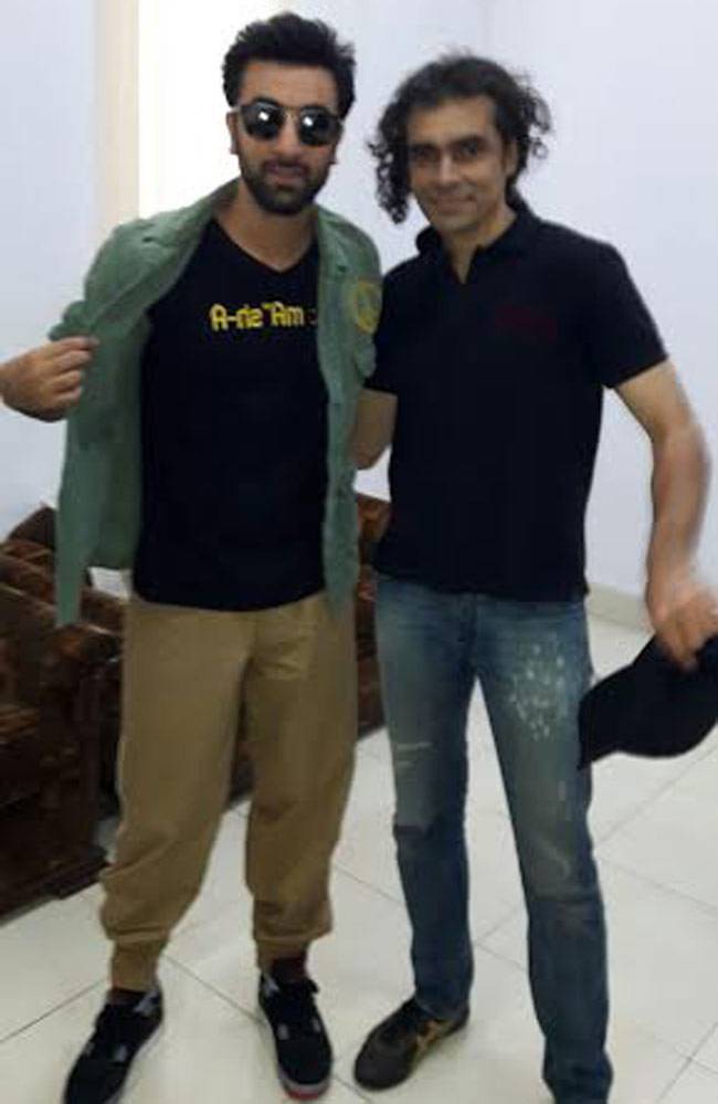 रणबीर और दीपिका ने ट्रेन में किया 'तमाशा', देखें तस्वीरें