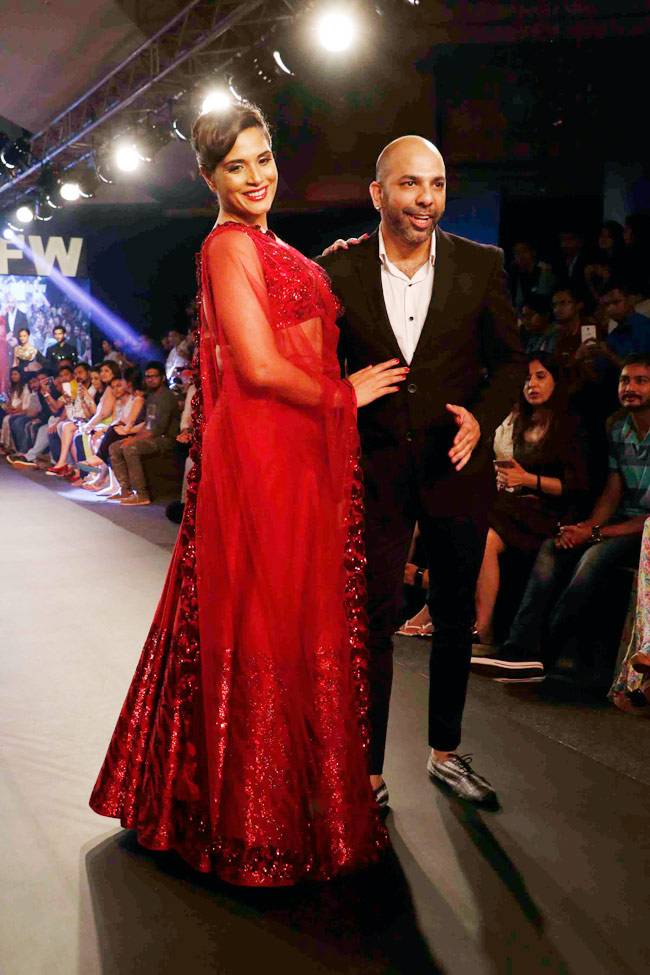 इंडिया बीच फैशन वीक 2015: ऋचा चड्ढा और नेहा धूपिया का दिखा जलवा