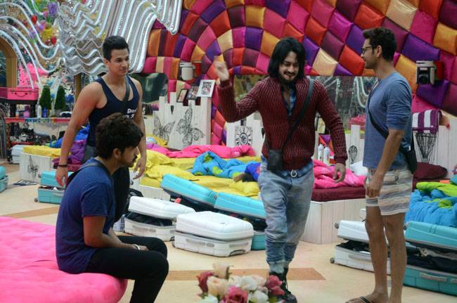 Bigg Boss 9: रिषभ की एंट्री ने मचाया हंगामा...