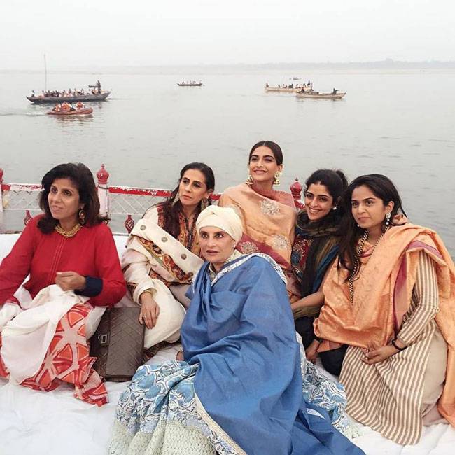 सोनम कपूर ने बनारस में मनाई देव दिवाली