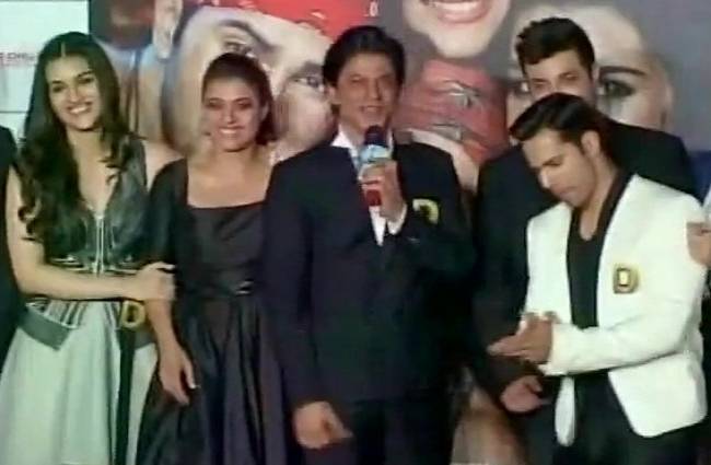 दिवाली मनाने में जुटे बॉलीवुड सितारे, दिल्ली भी गुलजार