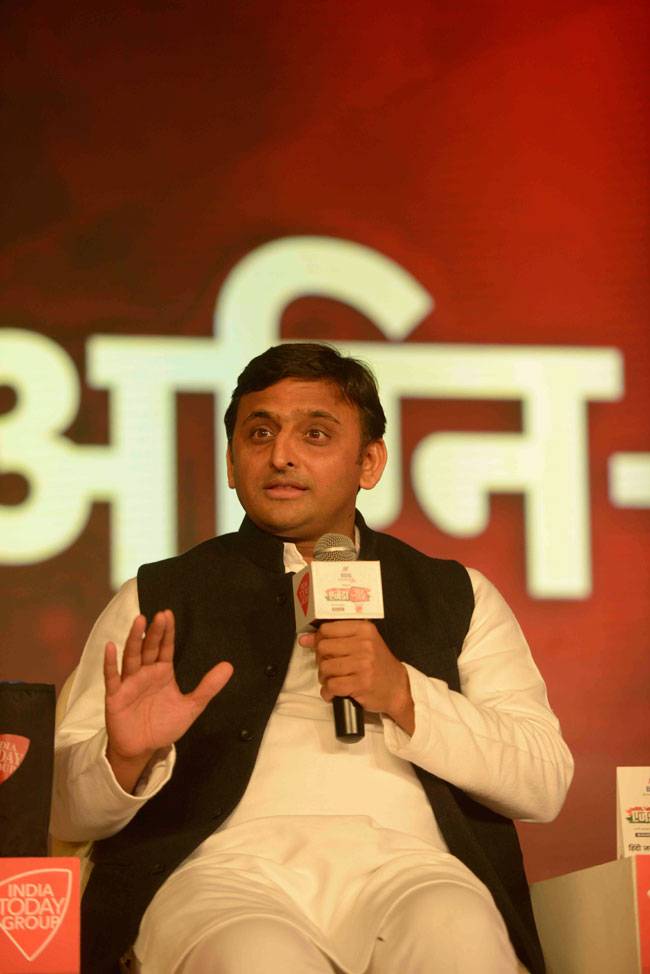 Agenda15: मैं जन्मदिन मनाता हूं तो मुद्दा क्यों बना जाता है बोले अखिलेश यादव