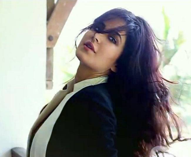 क्या आपने कटरीना कैफ का ये नया ब्लैक एंड बोल्ड अवतार देखा?