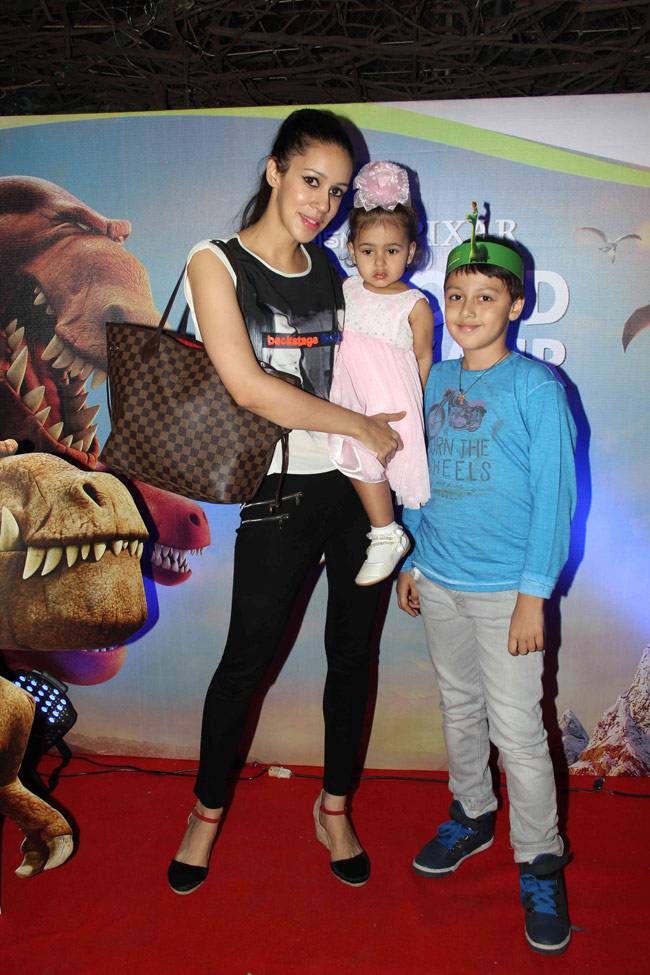 'द गुड डायनासोर' की स्क्रीनिंग पर पहुंचे टीवी सेलेब्स