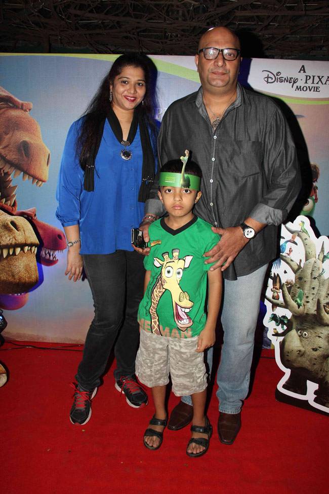 'द गुड डायनासोर' की स्क्रीनिंग पर पहुंचे टीवी सेलेब्स