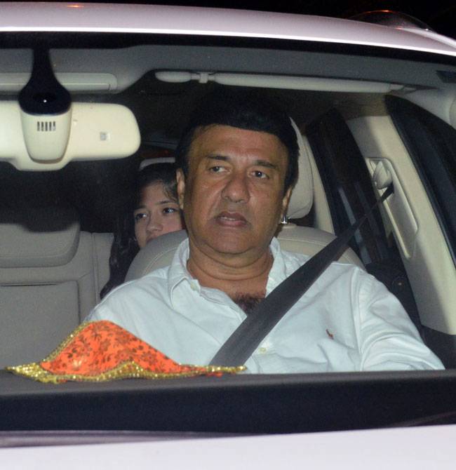 सलमान खान के घर लगा बॉलीवुड सितारों का तांता