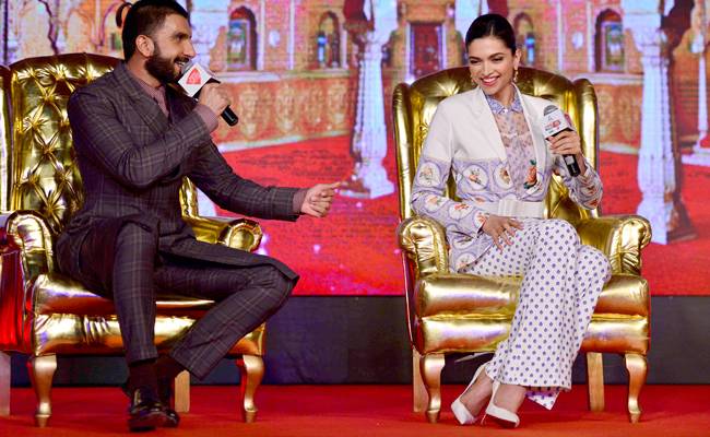 Agenda15: तस्वीरों में देखें एजेंडा आजतक 2015 का दूसरा दिन