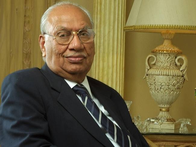 2015: इन मशहूर हस्तियों ने दुनिया से ली विदा