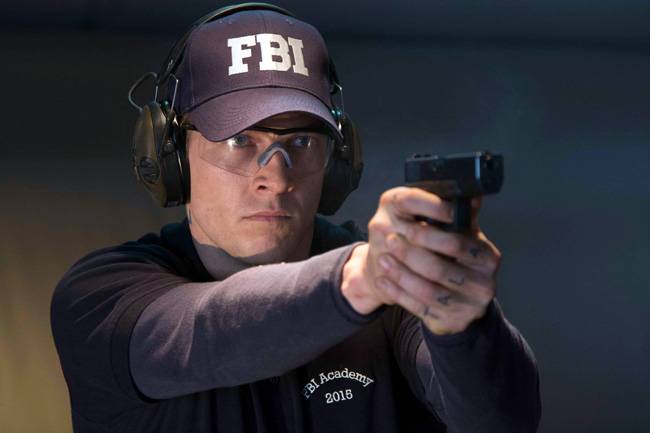 'पॉइंट ब्रेक' में गजब का एक्शन