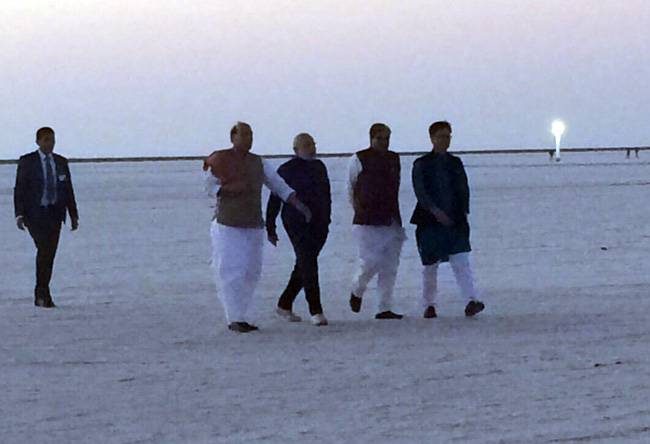 यूं गुजरी कच्छ के रण में PM मोदी की एक शाम