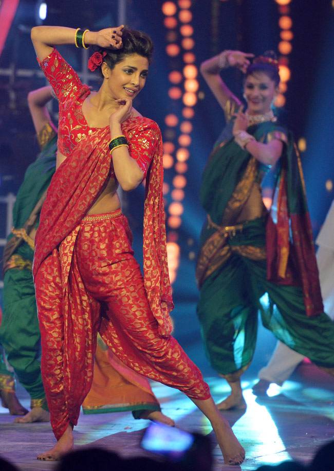 Guild Awards 2015: जब स्टेज पर छा गए बॉलीवुड स्टार्स...