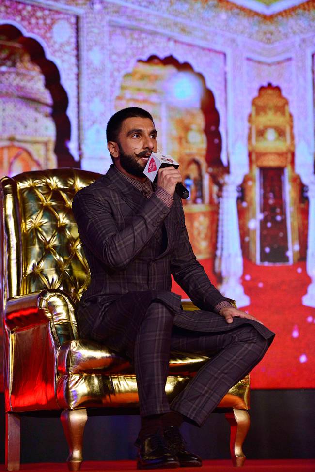 #Agenda15 'मलहारी' गाने पर जमकर थिरके दीपिका और रणवीर