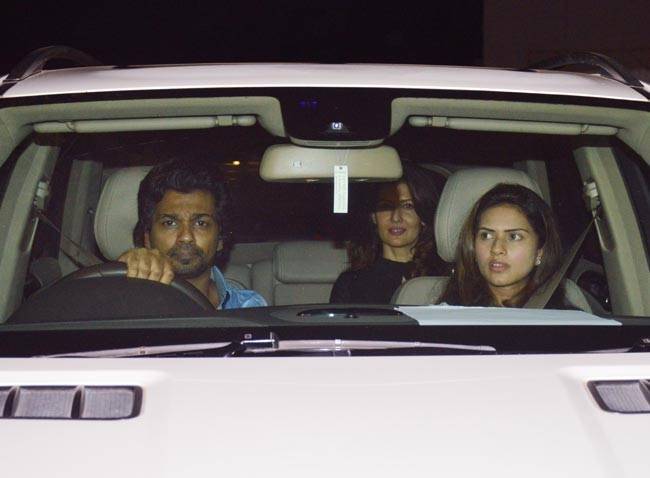 सलमान खान के घर लगा बॉलीवुड सितारों का तांता