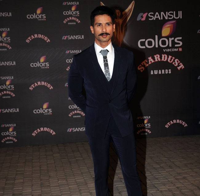 STARDUST AWARDS 2015: इस शाम कुछ ऐसे नजर आए बॉलीवुड स्टार्स...