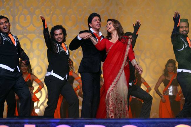 STARDUST AWARDS 2015: इस शाम कुछ ऐसे नजर आए बॉलीवुड स्टार्स...