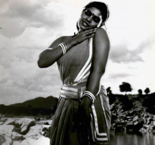 डर्टी पिक्चर की सिल्‍क का आज है बर्थडे | द. अभिनेत्रियों का जलवा