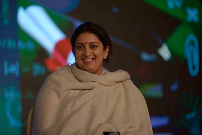 Agenda15: स्मृति ईरानी बोली, 'विदेशों से भारत में पढ़ाने के लिए 400 शि‍क्षक आएंगे'