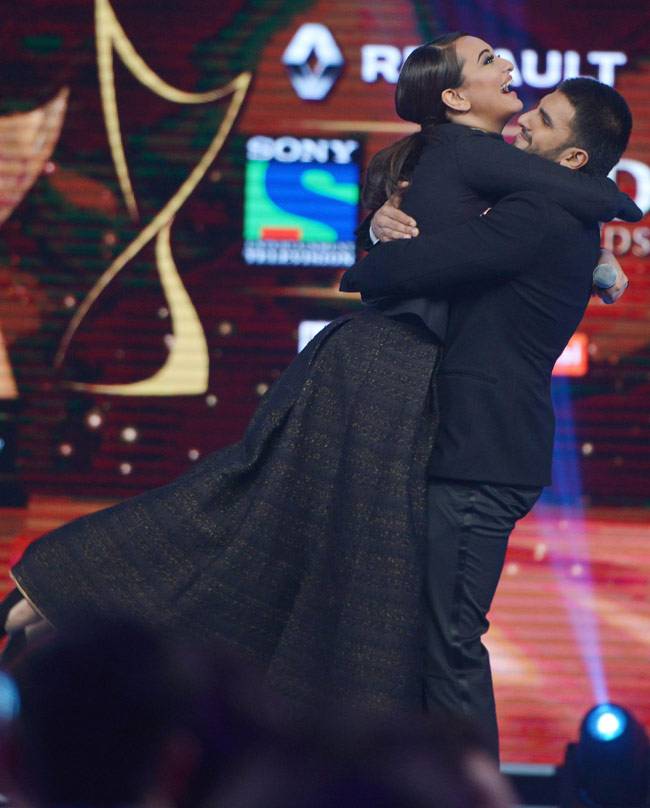 Guild Awards 2015: जब स्टेज पर छा गए बॉलीवुड स्टार्स...