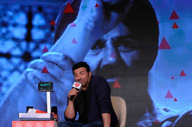 Agenda15‬: 'यारा ओ यारा' गाने पर थिरके सनी देओल