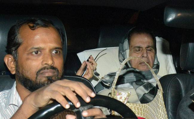 सलमान खान के घर लगा बॉलीवुड सितारों का तांता