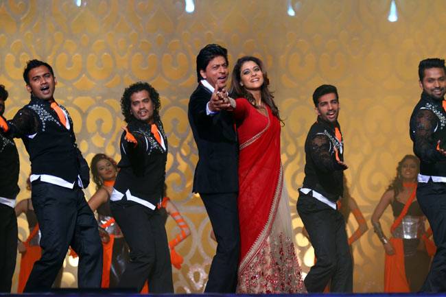 STARDUST AWARDS 2015: इस शाम कुछ ऐसे नजर आए बॉलीवुड स्टार्स...