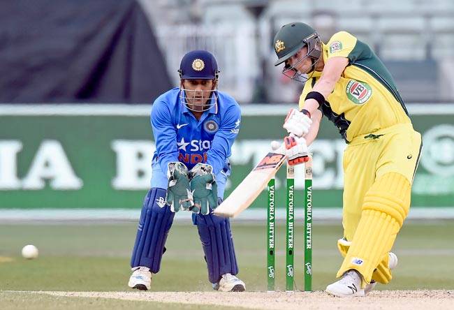 कोहली का शतक भी गया बेकार, टीम इंडि‍या ने गंवाई वनडे सीरीज